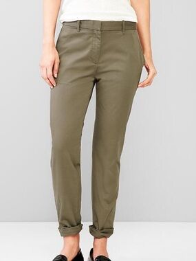 GAP khakis  Olive Green broken in Straight-Leg Chinos size 2